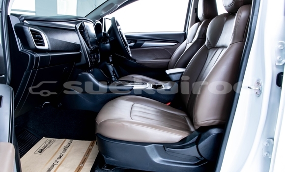 Buy Used Isuzu MU-X White Car in Bangkok in Bangkok Buy Used Isuzu MU-X White Car in Bangkok in Bangkok