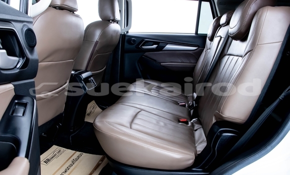 Buy Used Isuzu MU-X White Car in Bangkok in Bangkok Buy Used Isuzu MU-X White Car in Bangkok in Bangkok