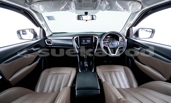 Buy Used Isuzu MU-X White Car in Bangkok in Bangkok Buy Used Isuzu MU-X White Car in Bangkok in Bangkok