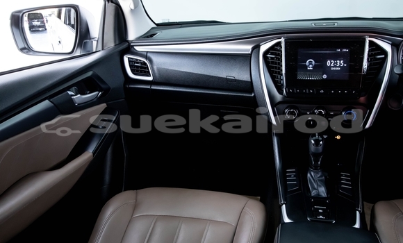 Buy Used Isuzu MU-X White Car in Bangkok in Bangkok Buy Used Isuzu MU-X White Car in Bangkok in Bangkok