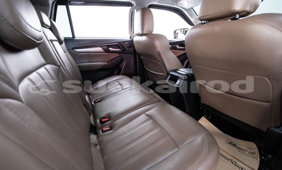 Buy Used Isuzu MU-X White Car in Bangkok in Bangkok Buy Used Isuzu MU-X White Car in Bangkok in Bangkok