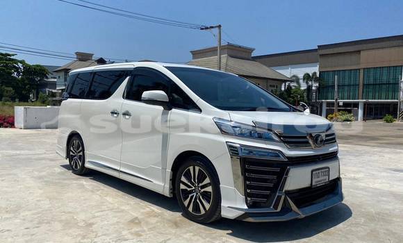 Buy Used Toyota Vellfire White Car in Bangkok in Bangkok Buy Used Toyota Vellfire White Car in Bangkok in Bangkok