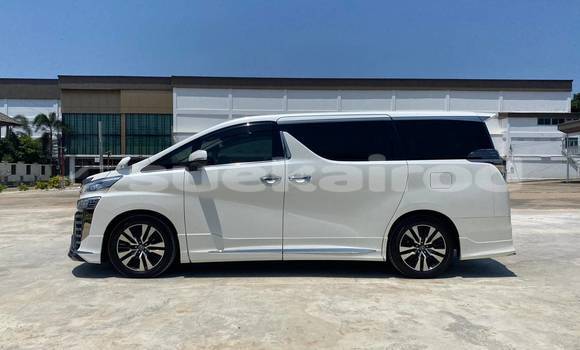 Buy Used Toyota Vellfire White Car in Bangkok in Bangkok Buy Used Toyota Vellfire White Car in Bangkok in Bangkok