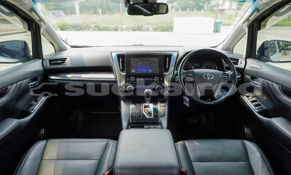 Buy Used Toyota Vellfire White Car in Bangkok in Bangkok Buy Used Toyota Vellfire White Car in Bangkok in Bangkok