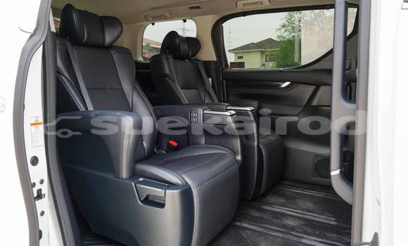 Buy Used Toyota Vellfire White Car in Bangkok in Bangkok Buy Used Toyota Vellfire White Car in Bangkok in Bangkok
