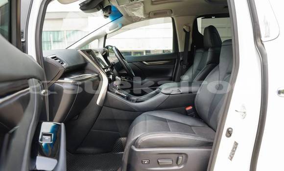 Buy Used Toyota Vellfire White Car in Bangkok in Bangkok Buy Used Toyota Vellfire White Car in Bangkok in Bangkok
