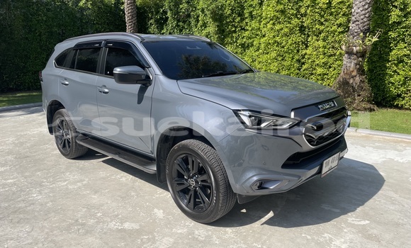 Buy Used Isuzu MU-X Silver Car in Phuket in Phuket