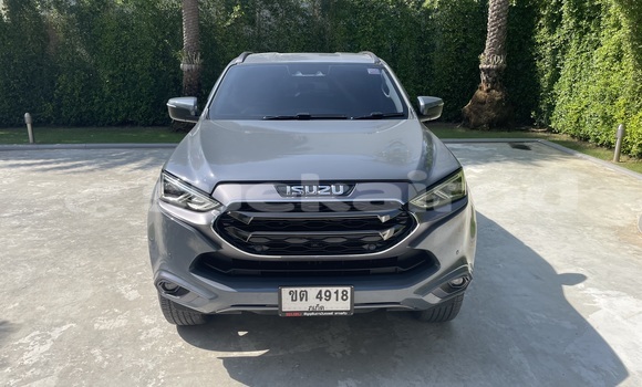 Buy Used Isuzu MU-X Silver Car in Phuket in Phuket Buy Used Isuzu MU-X Silver Car in Phuket in Phuket