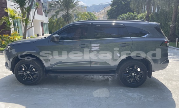 Buy Used Isuzu MU-X Silver Car in Phuket in Phuket Buy Used Isuzu MU-X Silver Car in Phuket in Phuket