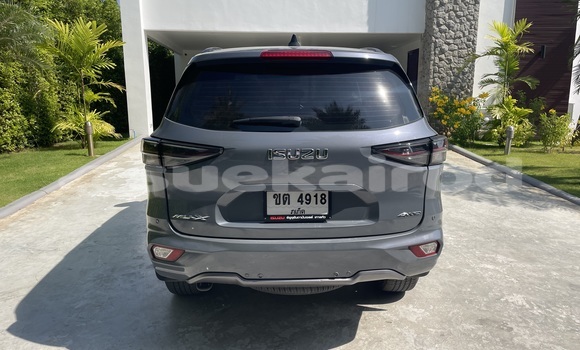 Buy Used Isuzu MU-X Silver Car in Phuket in Phuket Buy Used Isuzu MU-X Silver Car in Phuket in Phuket
