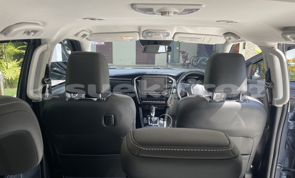 Buy Used Isuzu MU-X Silver Car in Phuket in Phuket Buy Used Isuzu MU-X Silver Car in Phuket in Phuket