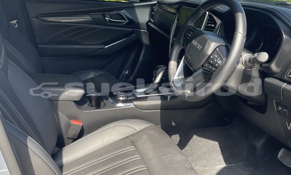 Buy Used Isuzu MU-X Silver Car in Phuket in Phuket Buy Used Isuzu MU-X Silver Car in Phuket in Phuket