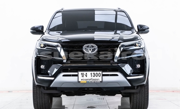 Buy Used Toyota Fortuner Black Car in Bangkok in Bangkok