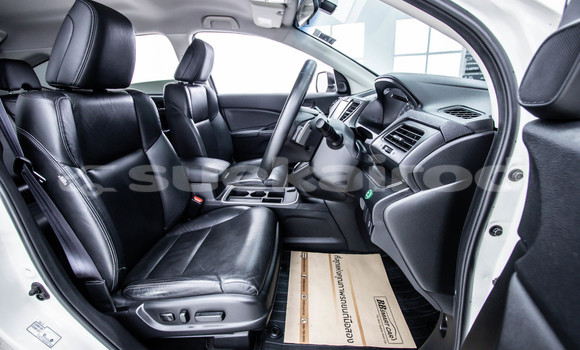 Buy Used Honda CR-V White Car in Bangkok in Bangkok Buy Used Honda CR-V White Car in Bangkok in Bangkok