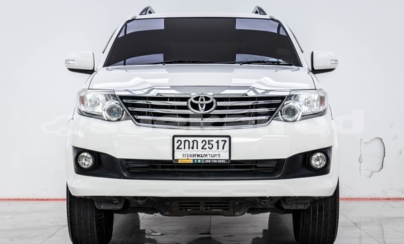Buy Used Toyota Fortuner White Car in Bangkok in Bangkok