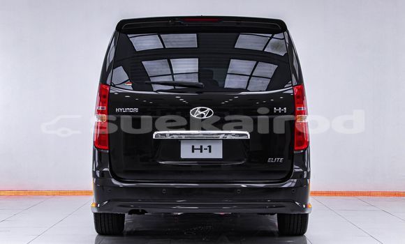 Buy Used Hyundai H1 Brown Car in Bangkok in Bangkok Buy Used Hyundai H1 Brown Car in Bangkok in Bangkok