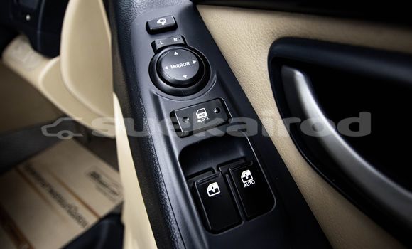 Buy Used Hyundai H1 Brown Car in Bangkok in Bangkok Buy Used Hyundai H1 Brown Car in Bangkok in Bangkok