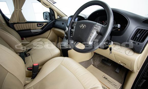 Buy Used Hyundai H1 Brown Car in Bangkok in Bangkok Buy Used Hyundai H1 Brown Car in Bangkok in Bangkok