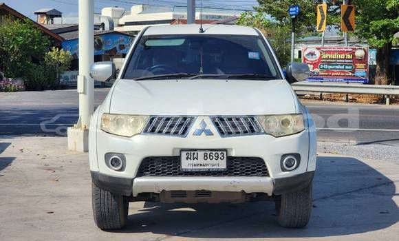 Buy Used Mitsubishi Pajero Sport White Car in Bangkok in Bangkok