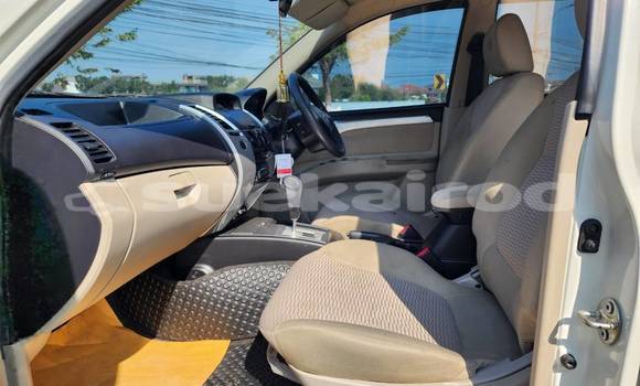 ซื้อ รถมือสอง Mitsubishi Pajero Sport ขาว รถยนต์ ใน %{เมือง} ใน กรุงเทพมหานคร ซื้อ รถมือสอง Mitsubishi Pajero Sport ขาว รถยนต์ ใน %{เมือง} ใน กรุงเทพมหานคร