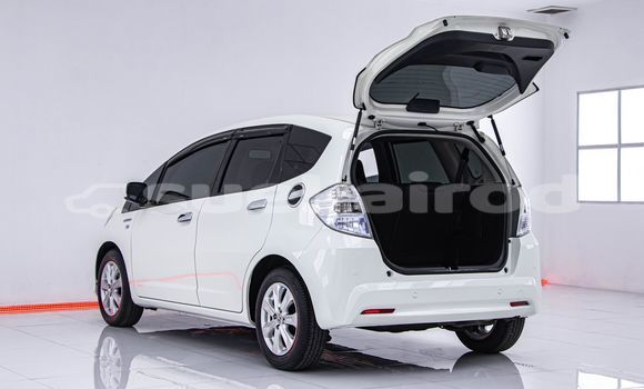 Buy Used Honda Jazz White Car in Bangkok in Bangkok Buy Used Honda Jazz White Car in Bangkok in Bangkok