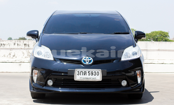 ซื้อ รถมือสอง Toyota Prius สีดำ รถยนต์ ใน %{เมือง} ใน กรุงเทพมหานคร
