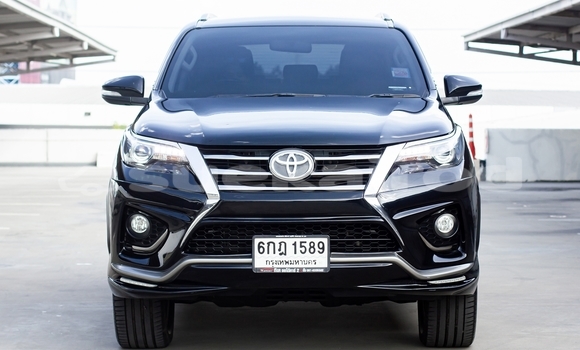 Buy Used Toyota Fortuner Black Car in Bangkok in Bangkok