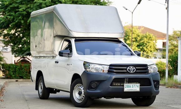 Buy Used Toyota Hiluxe Revo White Car in Bangkok in Bangkok