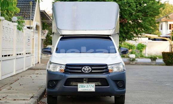 Buy Used Toyota Hiluxe Revo White Car in Bangkok in Bangkok Buy Used Toyota Hiluxe Revo White Car in Bangkok in Bangkok