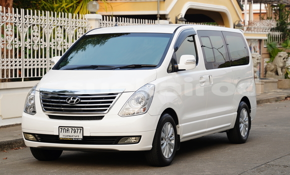 Buy Used Hyundai Starex White Car in Bangkok in Bangkok Buy Used Hyundai Starex White Car in Bangkok in Bangkok