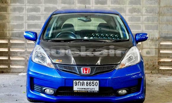 ซื้อ รถมือสอง Honda Jazz สีน้ำเงิน รถยนต์ ใน %{เมือง} ใน กรุงเทพมหานคร