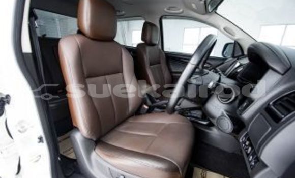 Buy Used Isuzu D-Max White Car in Bangkok in Bangkok Buy Used Isuzu D-Max White Car in Bangkok in Bangkok
