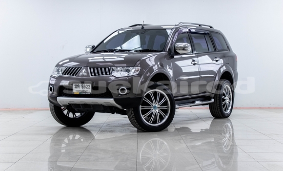 Buy Used Mitsubishi Pajero Sport Brown Car in Bangkok in Bangkok Buy Used Mitsubishi Pajero Sport Brown Car in Bangkok in Bangkok