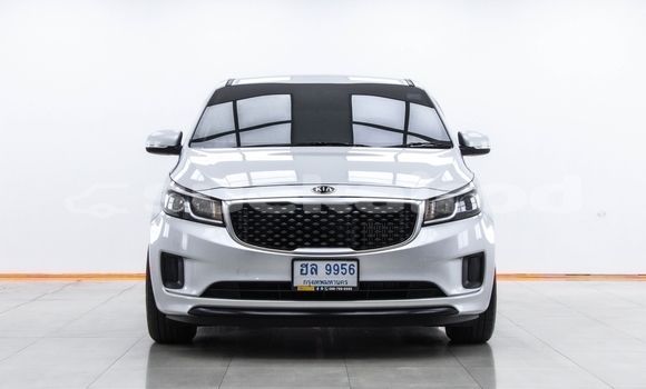 ซื้อ รถมือสอง Kia Carnival เงิน รถยนต์ ใน %{เมือง} ใน กรุงเทพมหานคร