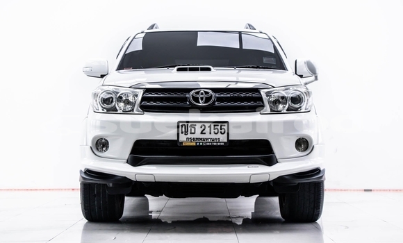 Buy Used Toyota Fortuner White Car in Bangkok in Bangkok
