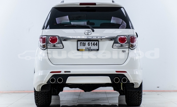 ซื้อ รถมือสอง Toyota Fortuner ขาว รถยนต์ ใน %{เมือง} ใน กรุงเทพมหานคร ซื้อ รถมือสอง Toyota Fortuner ขาว รถยนต์ ใน %{เมือง} ใน กรุงเทพมหานคร