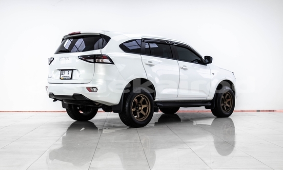 Buy Used Isuzu MU-X White Car in Bangkok in Bangkok Buy Used Isuzu MU-X White Car in Bangkok in Bangkok