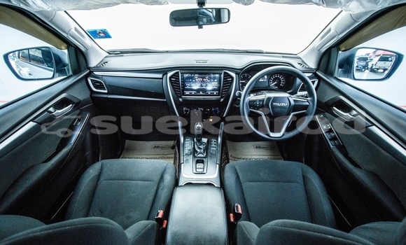 Buy Used Isuzu MU-X White Car in Bangkok in Bangkok Buy Used Isuzu MU-X White Car in Bangkok in Bangkok