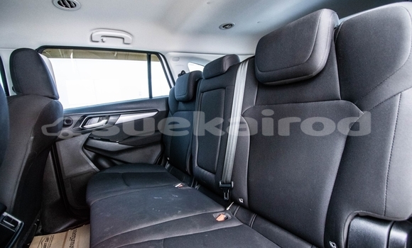 Buy Used Isuzu MU-X White Car in Bangkok in Bangkok Buy Used Isuzu MU-X White Car in Bangkok in Bangkok