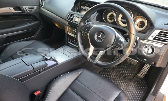 ซื้อ รถมือสอง Mercedes-Benz E-Classe ขาว รถยนต์ ใน %{เมือง} ใน กรุงเทพมหานคร ซื้อ รถมือสอง Mercedes-Benz E-Classe ขาว รถยนต์ ใน %{เมือง} ใน กรุงเทพมหานคร