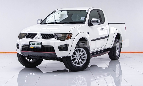 Buy Used Mitsubishi Triton White Car in Bangkok in Bangkok Buy Used Mitsubishi Triton White Car in Bangkok in Bangkok