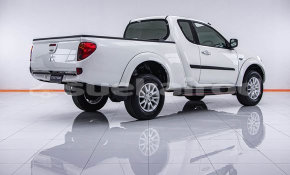 Buy Used Mitsubishi Triton White Car in Bangkok in Bangkok Buy Used Mitsubishi Triton White Car in Bangkok in Bangkok