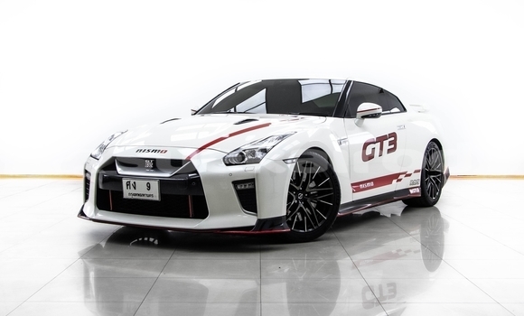 Buy Used Nissan GT-R R35 White Car in Bangkok in Bangkok Buy Used Nissan GT-R R35 White Car in Bangkok in Bangkok