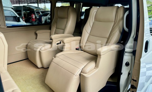 ซื้อ รถมือสอง Toyota Commuter ขาว รถยนต์ ใน %{เมือง} ใน กรุงเทพมหานคร ซื้อ รถมือสอง Toyota Commuter ขาว รถยนต์ ใน %{เมือง} ใน กรุงเทพมหานคร