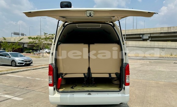 ซื้อ รถมือสอง Toyota Commuter ขาว รถยนต์ ใน %{เมือง} ใน กรุงเทพมหานคร ซื้อ รถมือสอง Toyota Commuter ขาว รถยนต์ ใน %{เมือง} ใน กรุงเทพมหานคร