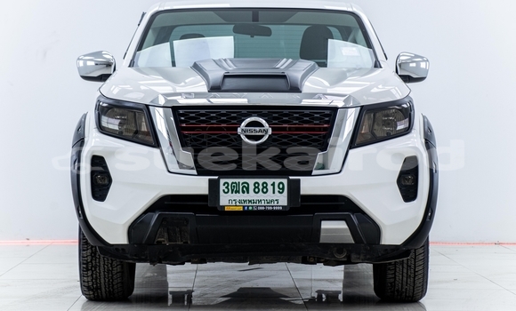 Buy Used Nissan Navara White Car in Bangkok in Bangkok