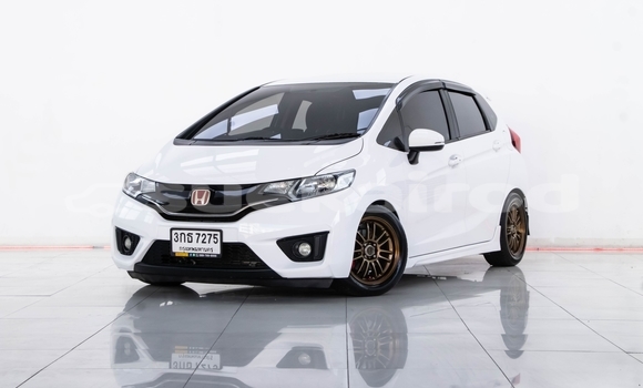 Buy Used Honda Jazz White Car in Bangkok in Bangkok Buy Used Honda Jazz White Car in Bangkok in Bangkok