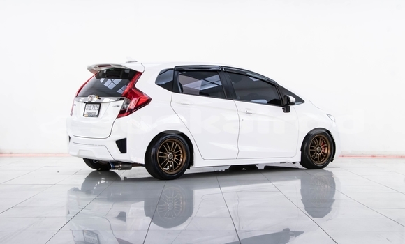 Buy Used Honda Jazz White Car in Bangkok in Bangkok Buy Used Honda Jazz White Car in Bangkok in Bangkok