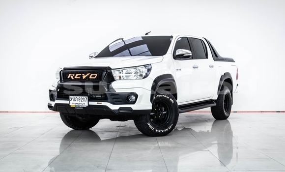 Buy Used Toyota Hiluxe Revo White Car in Bangkok in Bangkok Buy Used Toyota Hiluxe Revo White Car in Bangkok in Bangkok