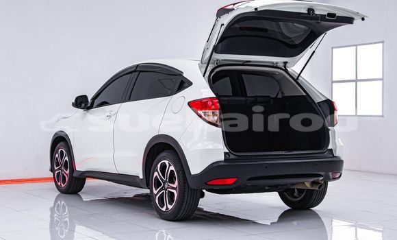 Buy Used Honda HR-V White Car in Bangkok in Bangkok Buy Used Honda HR-V White Car in Bangkok in Bangkok